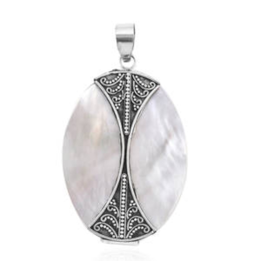 Hand crafted in Bali Mother of Pearl necklace